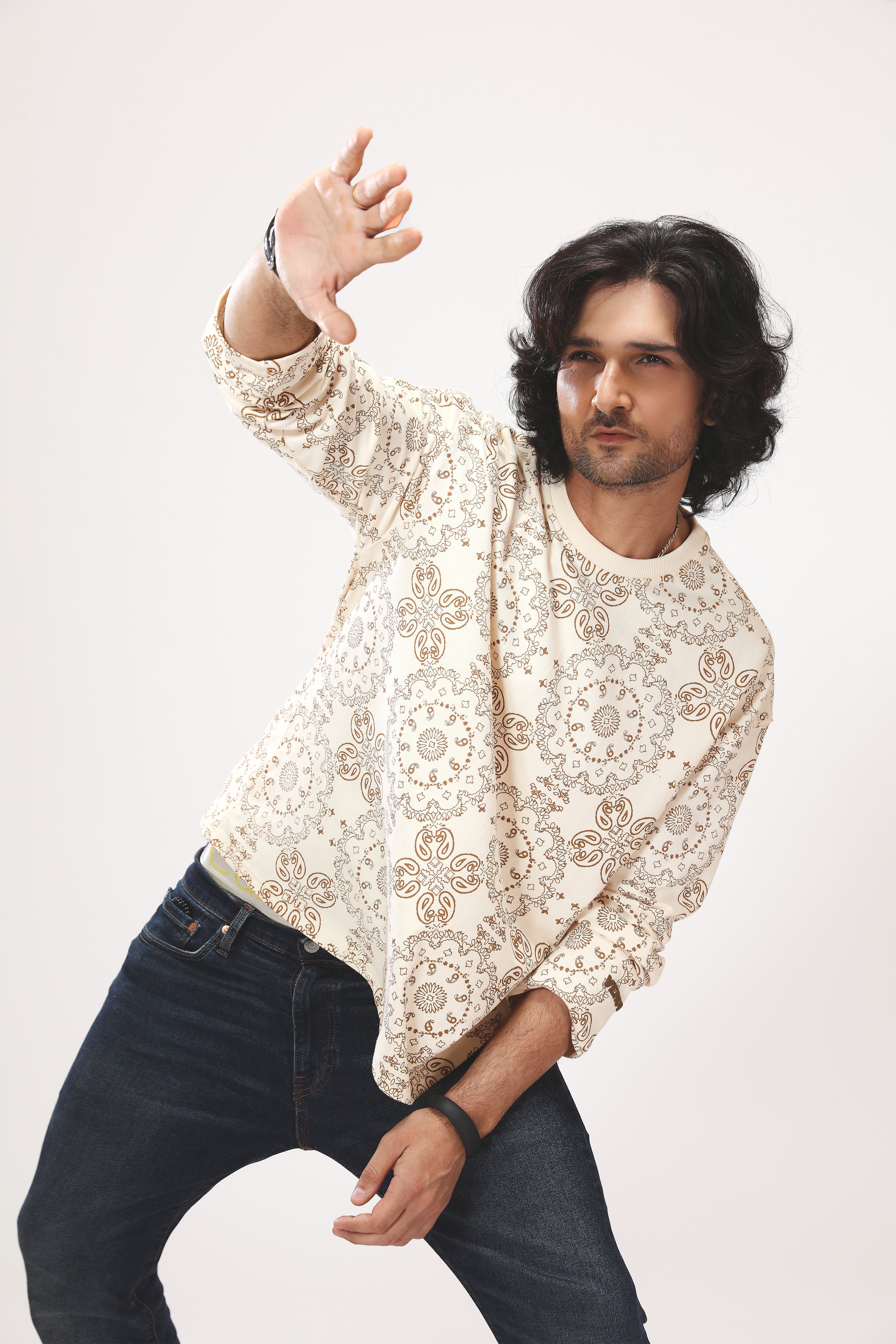 CREAM PAISLEY TEE