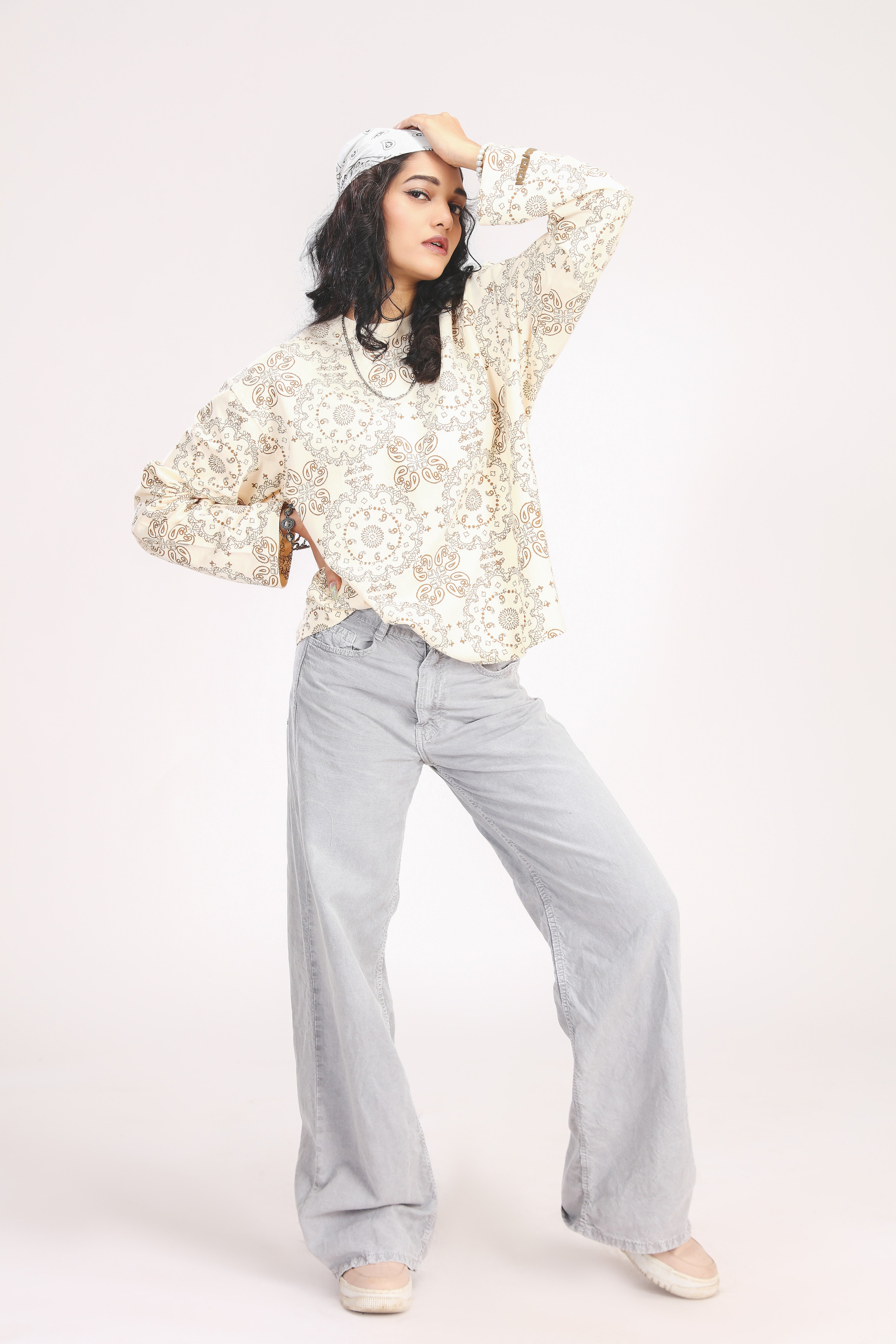 CREAM PAISLEY TEE