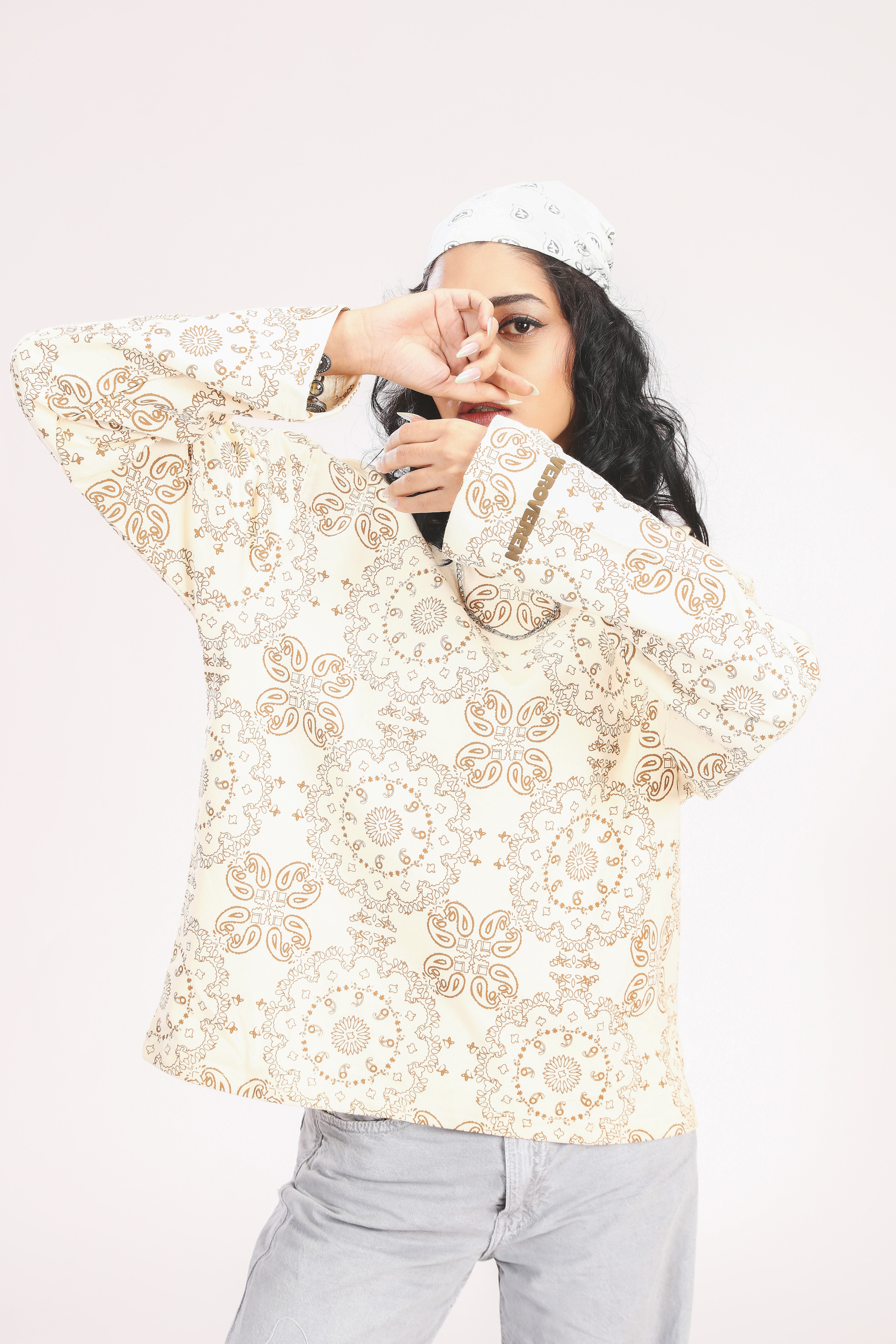 CREAM PAISLEY TEE