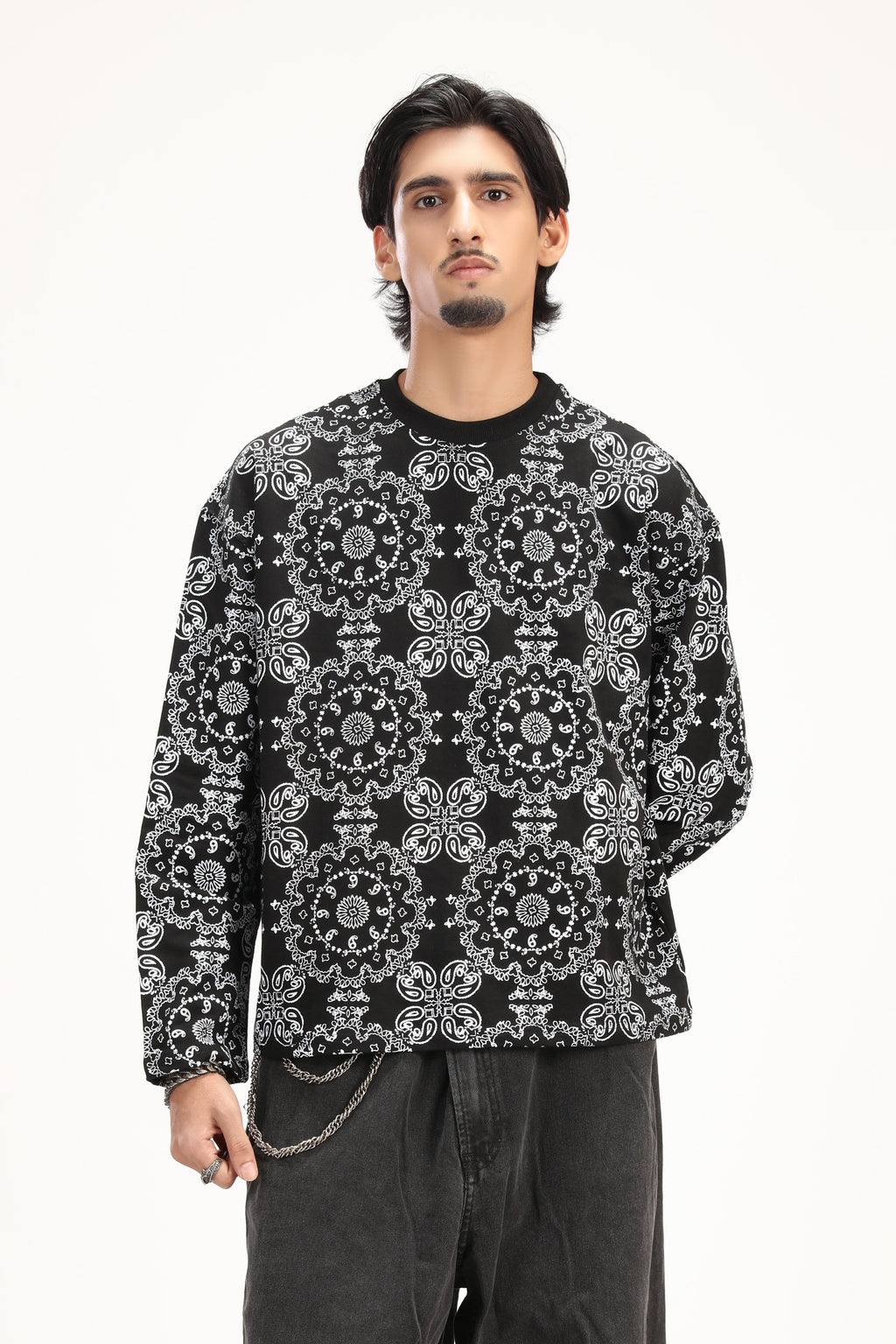 BLACK PAISLEY TEE