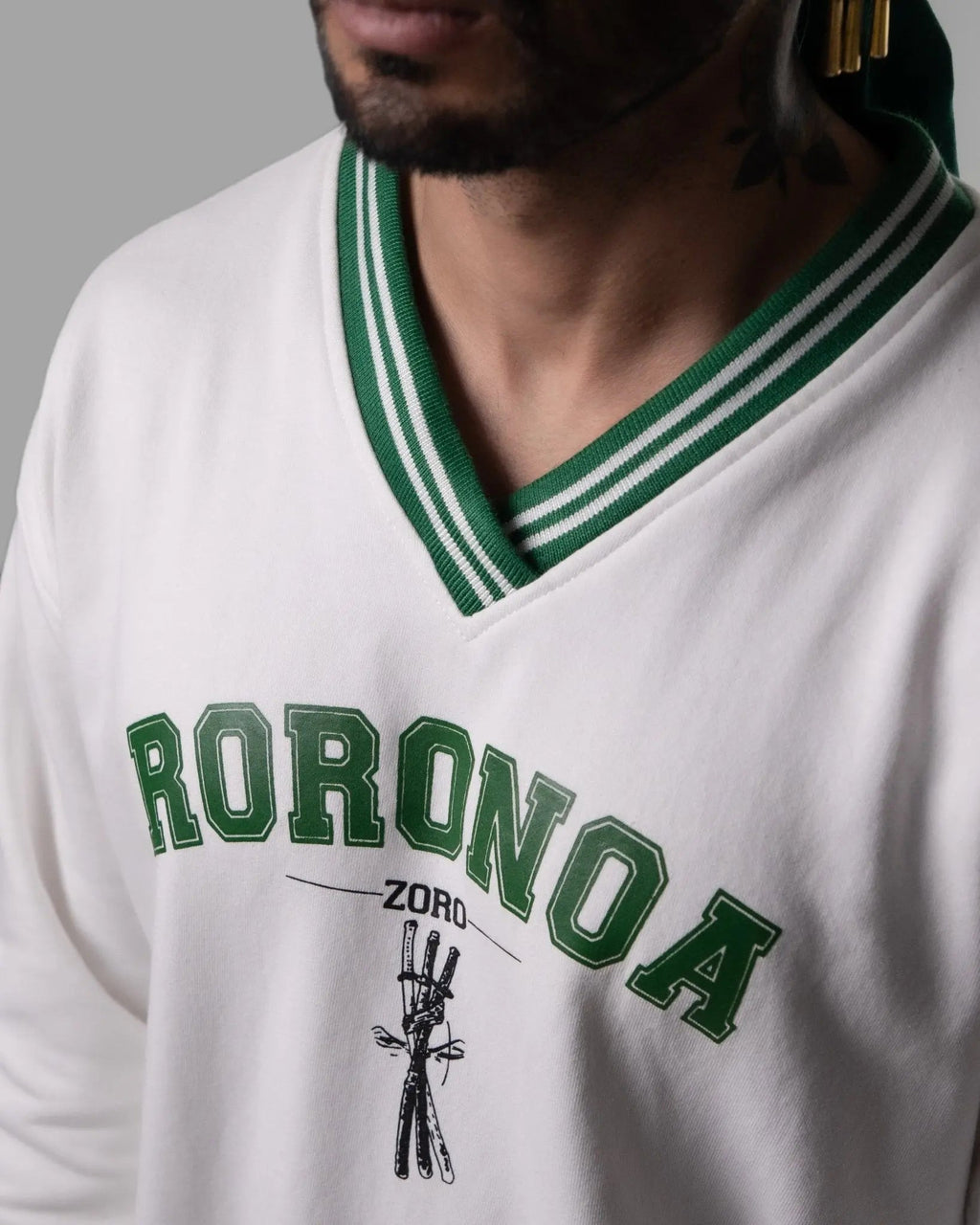 Zoro Vintage / One Piece / V-Neck Sweatshirt ZAMS